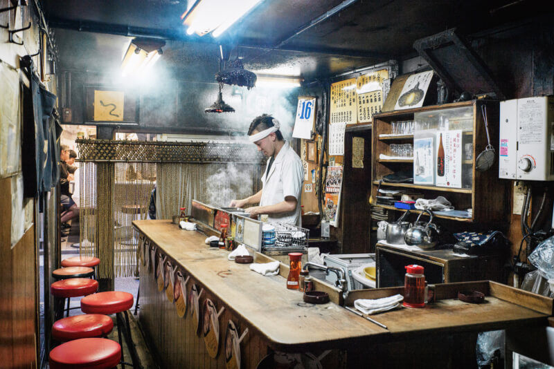 The calm of an old Tokyo bar before opening — Tokyo Times