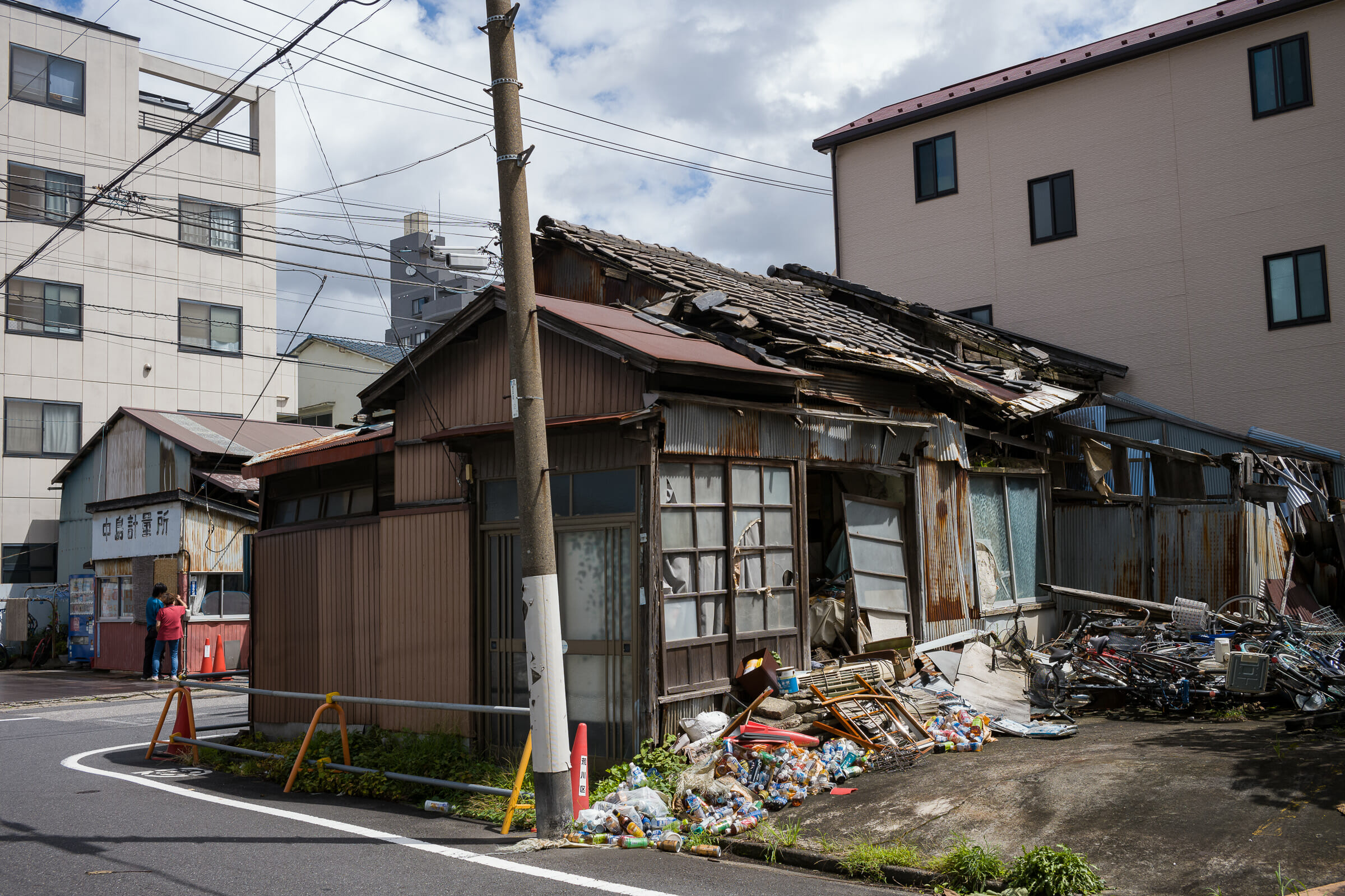 An Abandoned And Collapsing Old Tokyo House — Tokyo Times