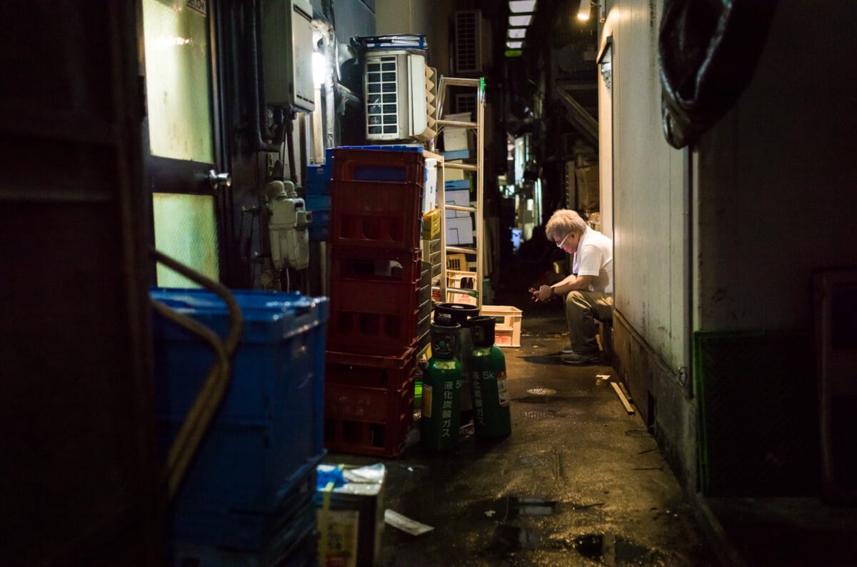 Colourful and quiet Tokyo night scenes