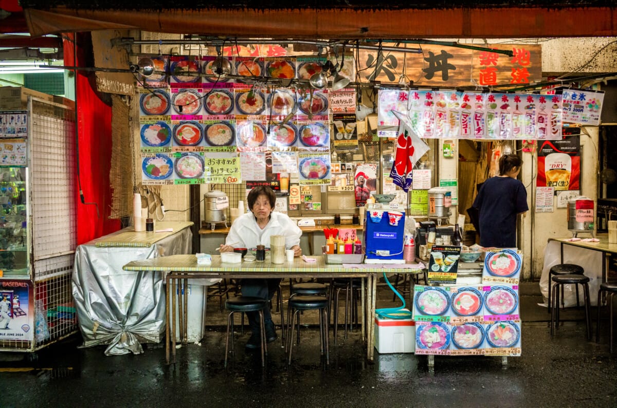 Colourful and quiet Tokyo night scenes