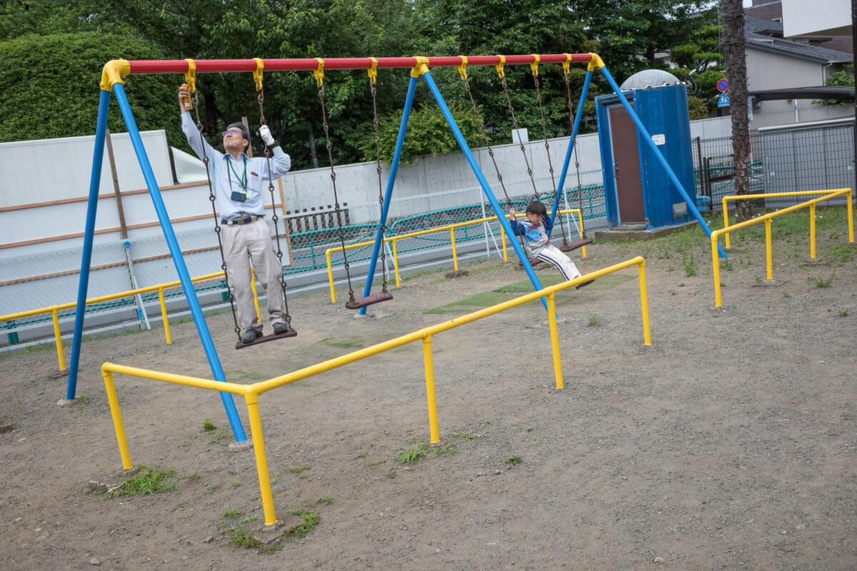 a tokyo playground swing de-squeaker