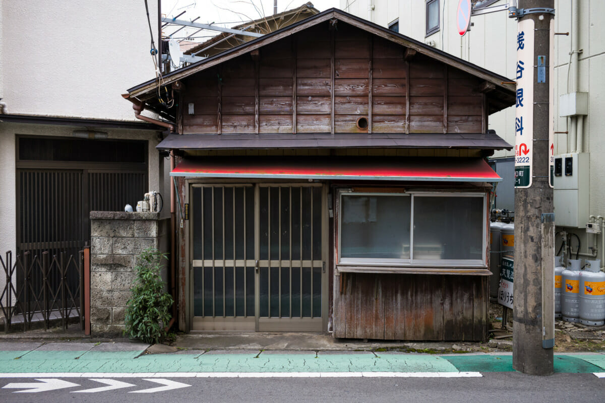 The end of a lovely old Tokyo bar