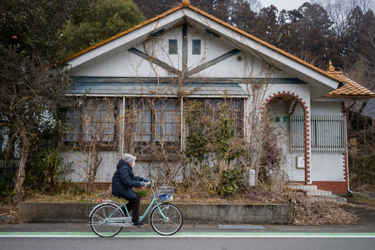a faded and disappearing old Japanese town