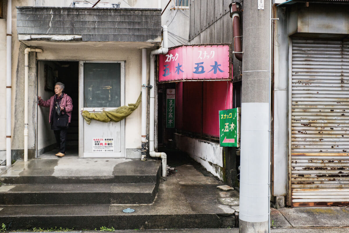 scenes from a faded Japanese city