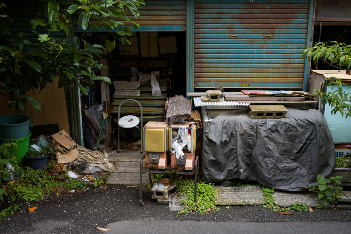 An old Tokyo house and its long-closed shop
