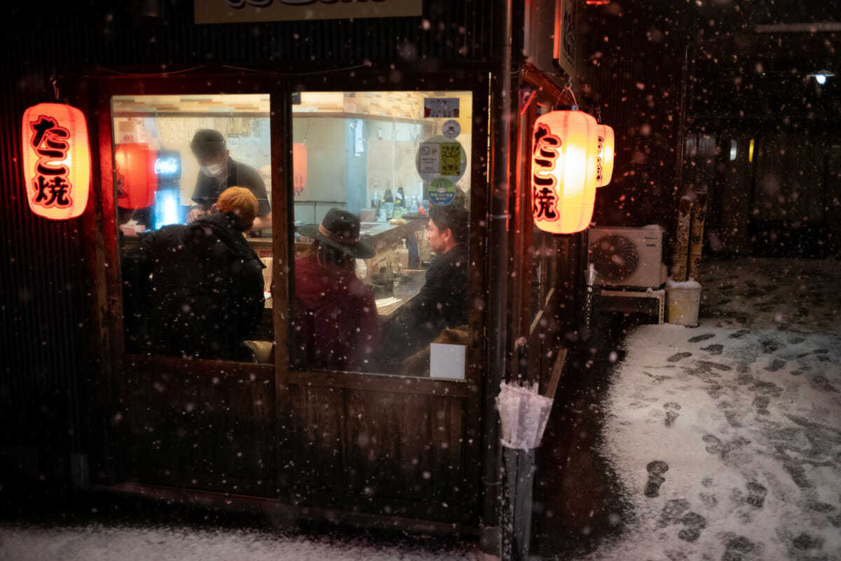 The light and warmth of little Japanese bars and eateries