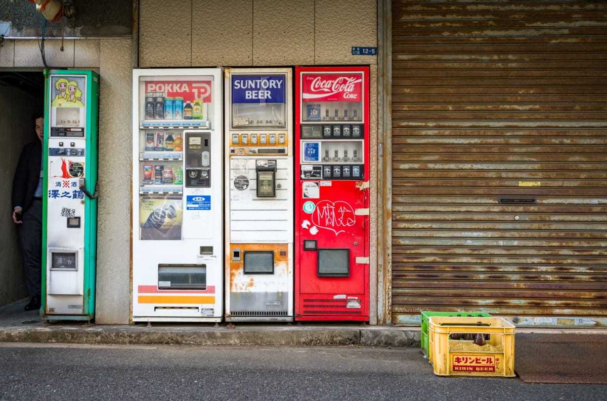 The life surrounding a long-closed Tokyo liquor store