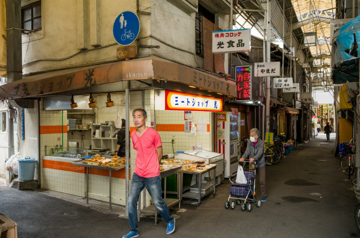 the incredible old covered shopping streets of Osaka