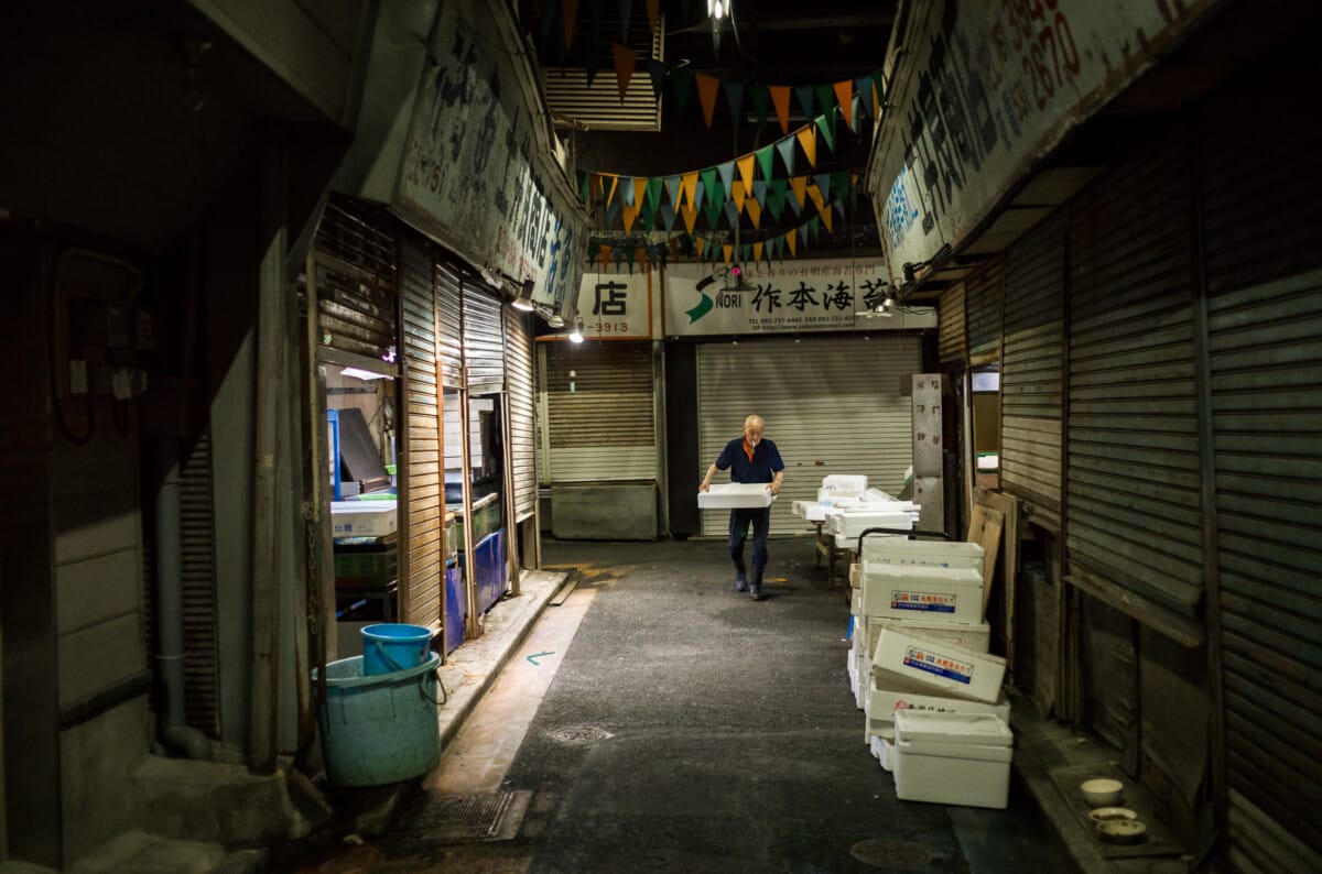 The colours and quiet moments of a traditional Japanese market