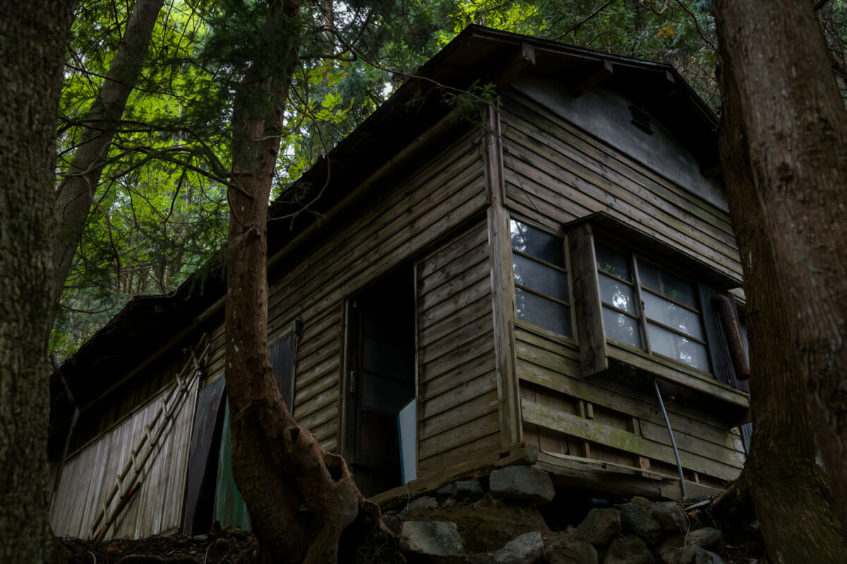 The silence and decay of an abandoned Japanese mountain village