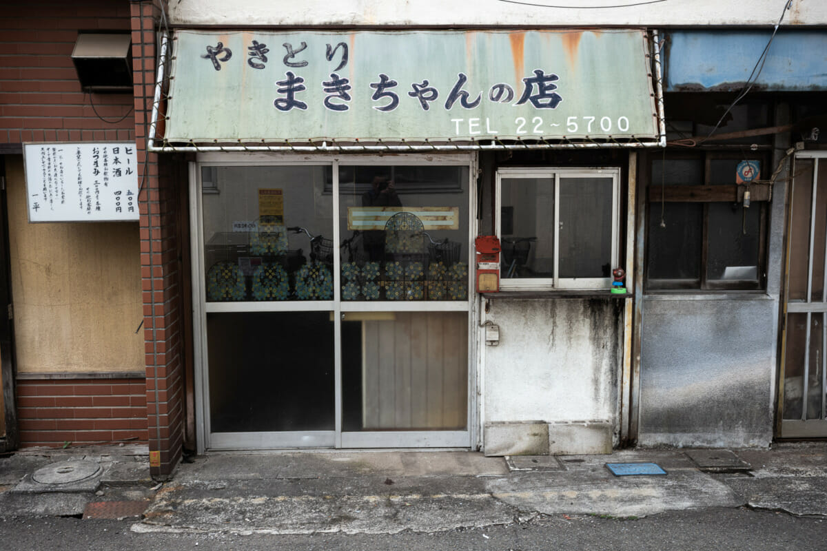 the life and death of a small tokyo bar