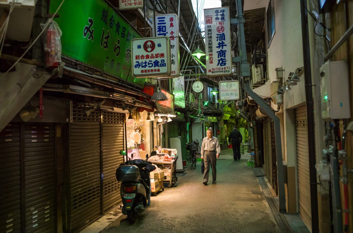 Timeless Osaka photowalks