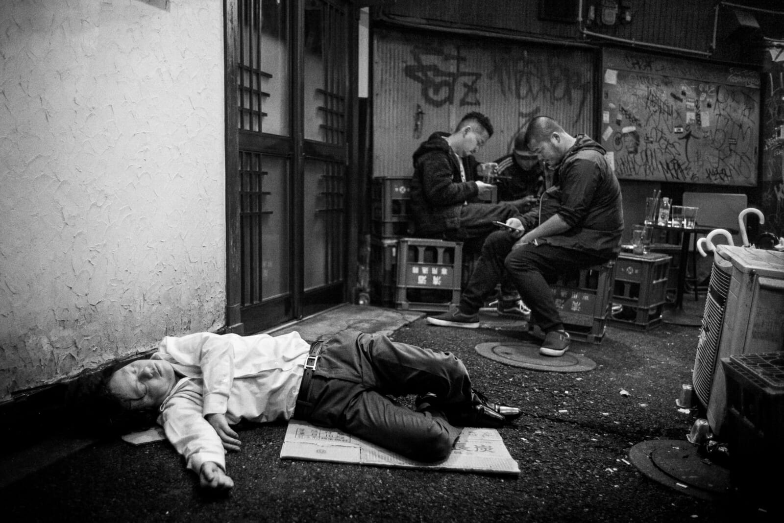 tokyo-drunk-and-indifference-tokyo-times