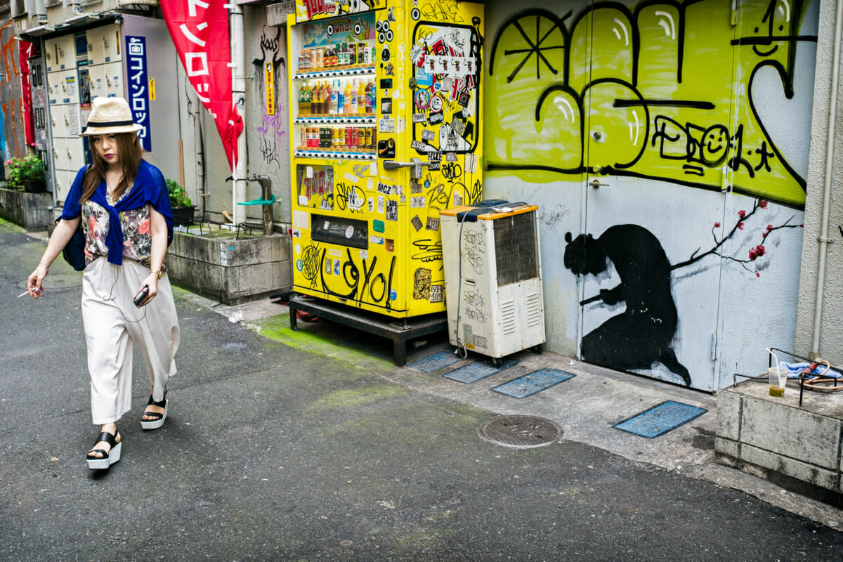 Tokyo seppuku street art