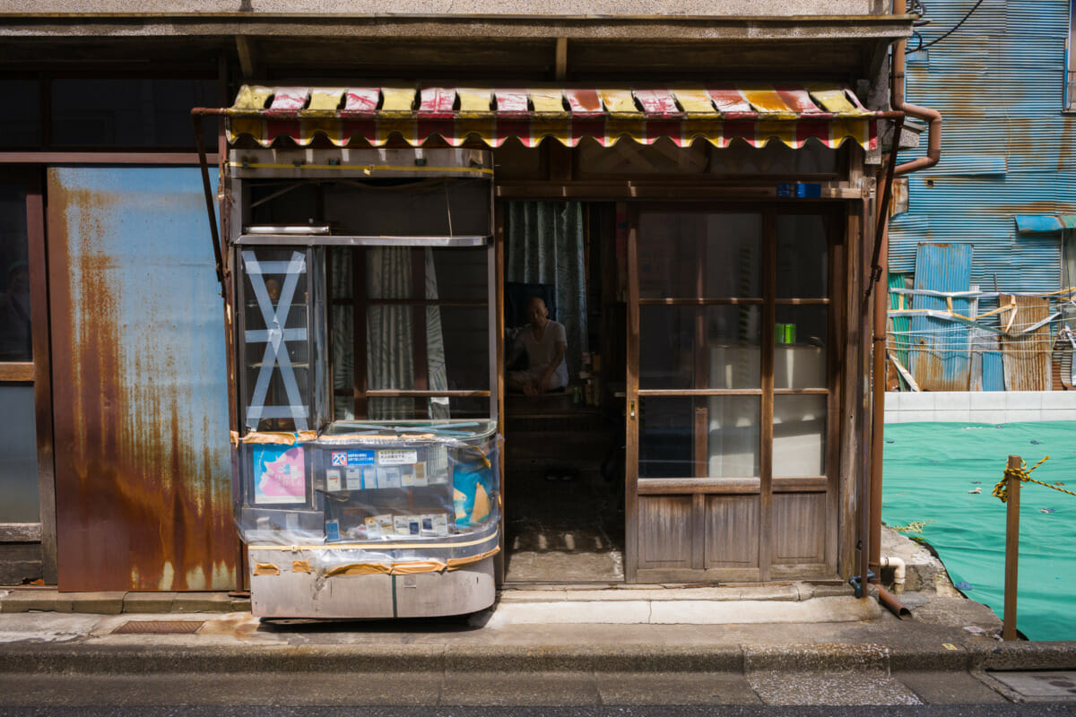 old Tokyo tobacconists